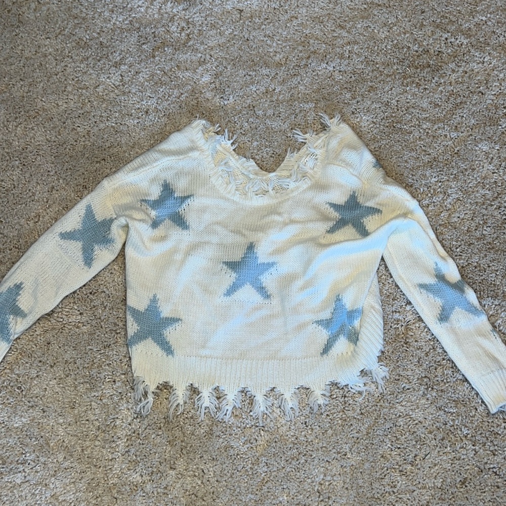 American Threads white sweater with blue stars